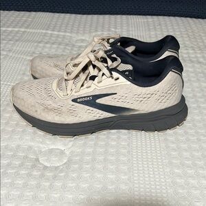 Brooks Beige and Black Running Shoes